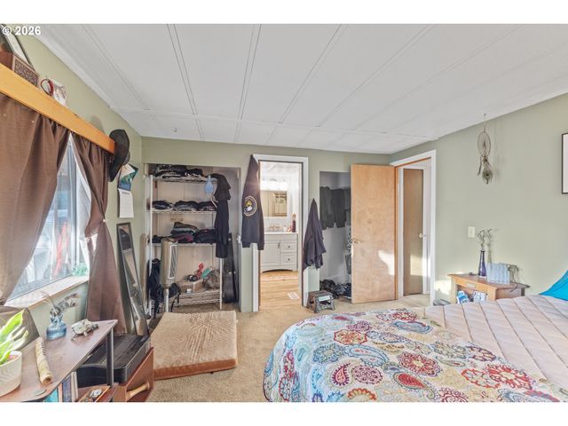 2409 IRELAND Rd, Winston, OR 97496