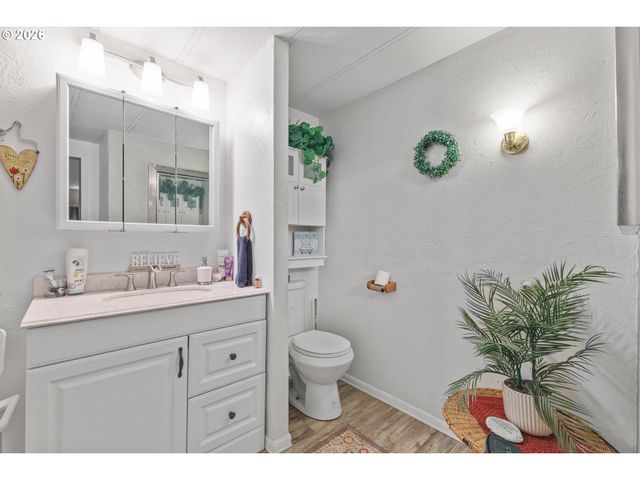 2409 IRELAND Rd, Winston, OR 97496