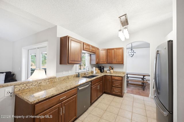 10260 Caracara Avenue, Weeki Wachee, FL 34613