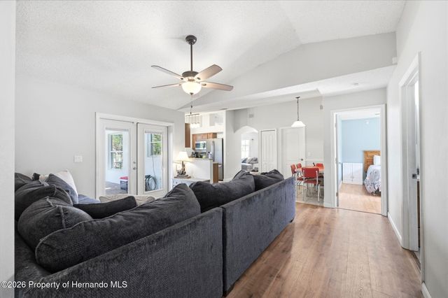 10260 Caracara Avenue, Weeki Wachee, FL 34613