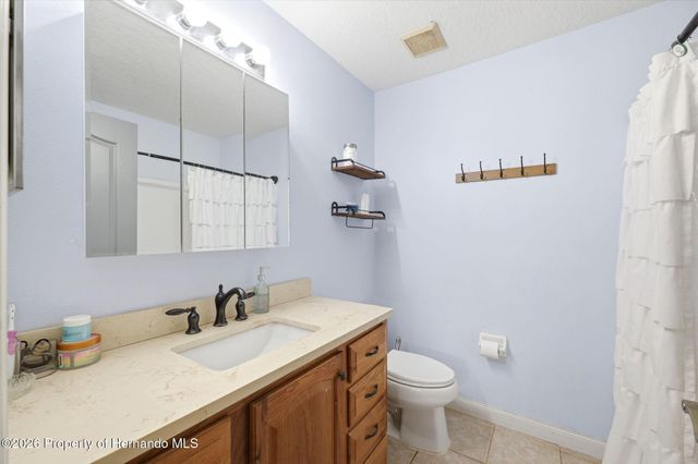 10260 Caracara Avenue, Weeki Wachee, FL 34613