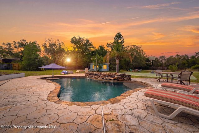 10260 Caracara Avenue, Weeki Wachee, FL 34613
