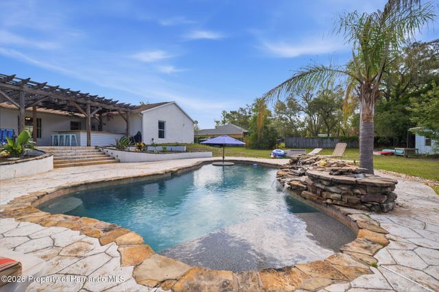 10260 Caracara Avenue, Weeki Wachee, FL 34613