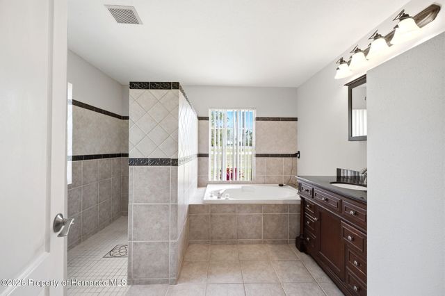 10260 Caracara Avenue, Weeki Wachee, FL 34613