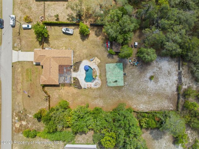 10260 Caracara Avenue, Weeki Wachee, FL 34613