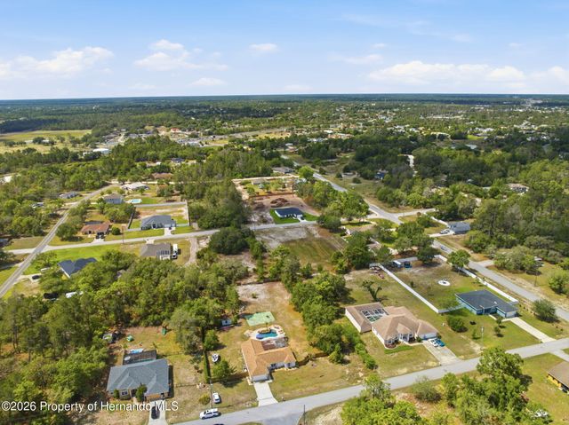 10260 Caracara Avenue, Weeki Wachee, FL 34613