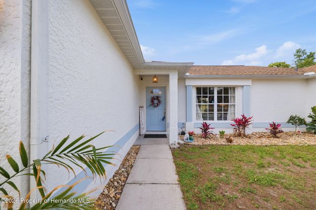 10260 Caracara Avenue, Weeki Wachee, FL 34613