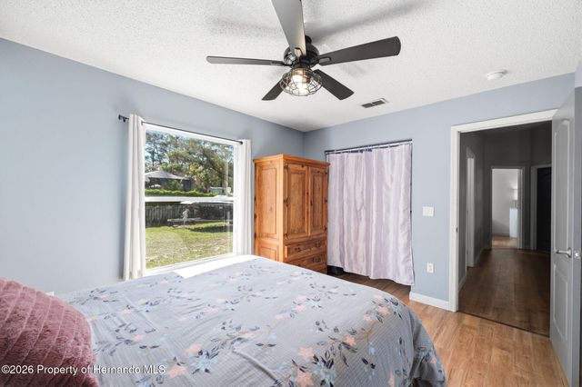 10260 Caracara Avenue, Weeki Wachee, FL 34613
