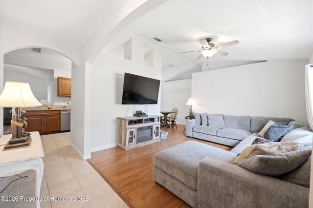 10260 Caracara Avenue, Weeki Wachee, FL 34613