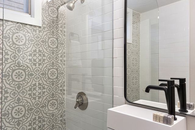 54 Bonair Street 1A, Somerville, MA 02145