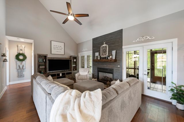 4212 Sheffield Ln, Greenbrier, TN 37073