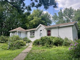 1095 Spring Valley ROAD, Burlington, WI 53105