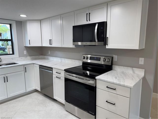 4543 SE 6th PL # 1D, Cape Coral, FL 33904