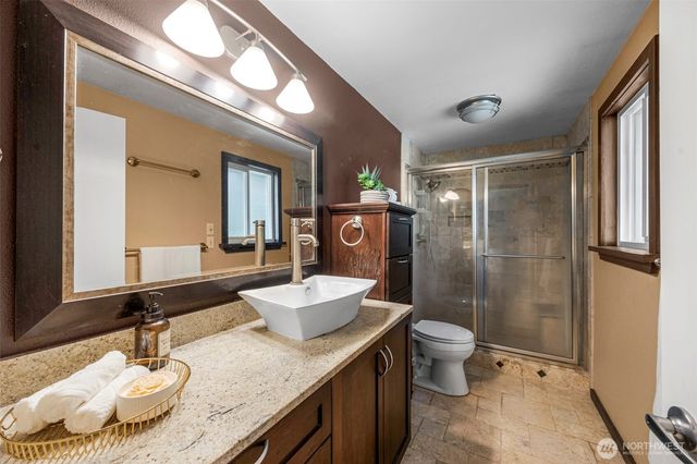 8941 170th Court NE, Redmond, WA 98052