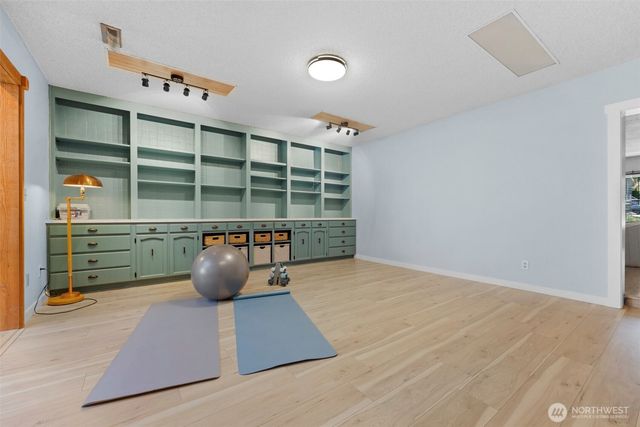 8941 170th Court NE, Redmond, WA 98052