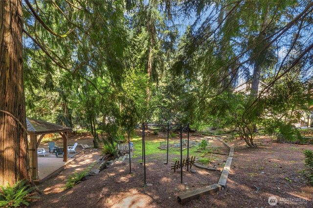 8941 170th Court NE, Redmond, WA 98052