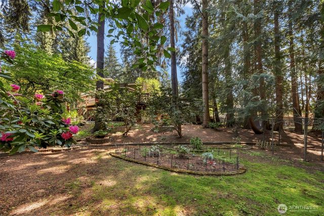 8941 170th Court NE, Redmond, WA 98052