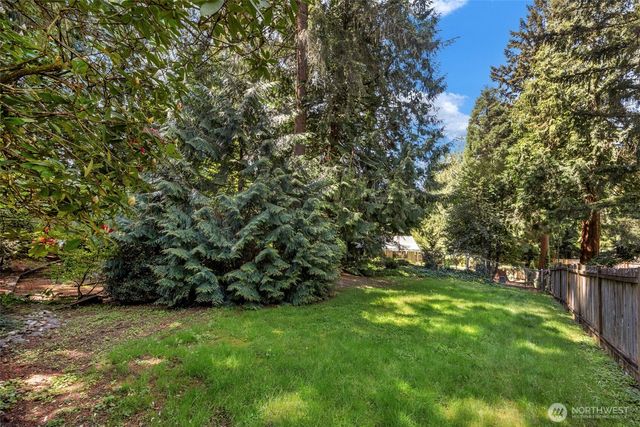 8941 170th Court NE, Redmond, WA 98052