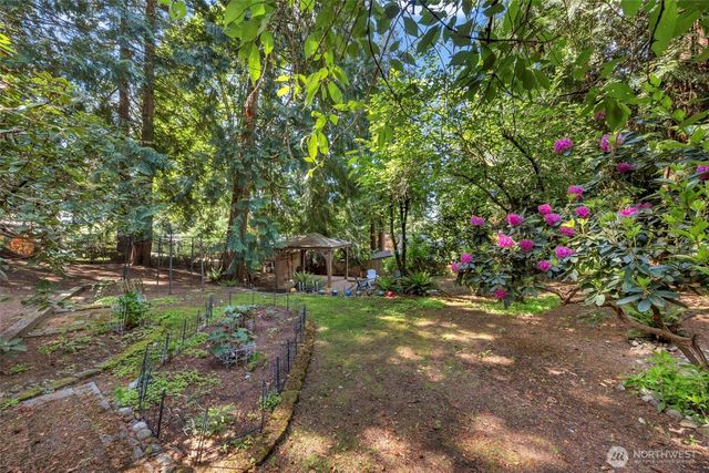 8941 170th Court NE, Redmond, WA 98052