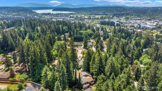 8941 170th Court NE, Redmond, WA 98052