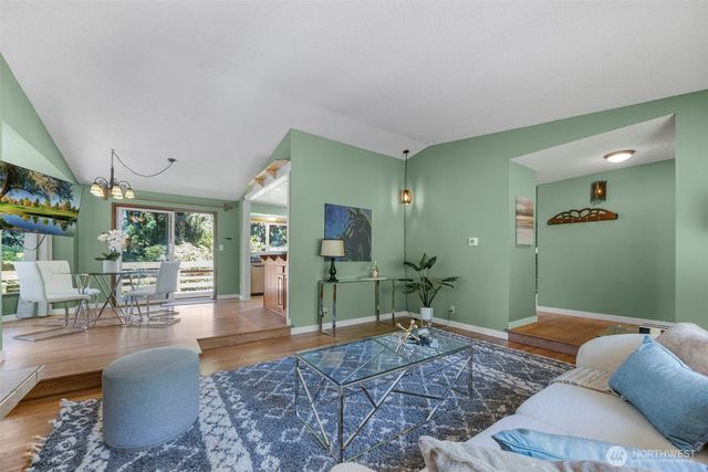 8941 170th Court NE, Redmond, WA 98052