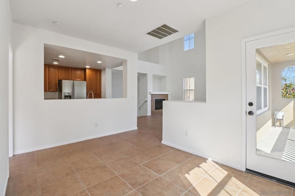 Image 10 of property listing at 7895 Via Montebello 1, San Diego, CA 92129