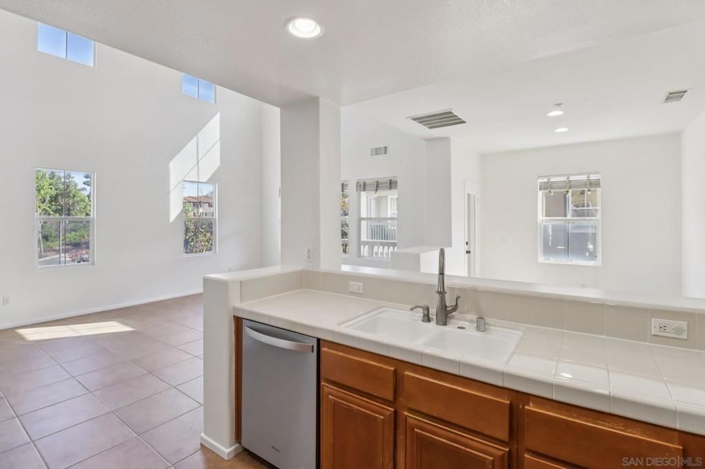 Image 16 of property listing at 7895 Via Montebello 1, San Diego, CA 92129