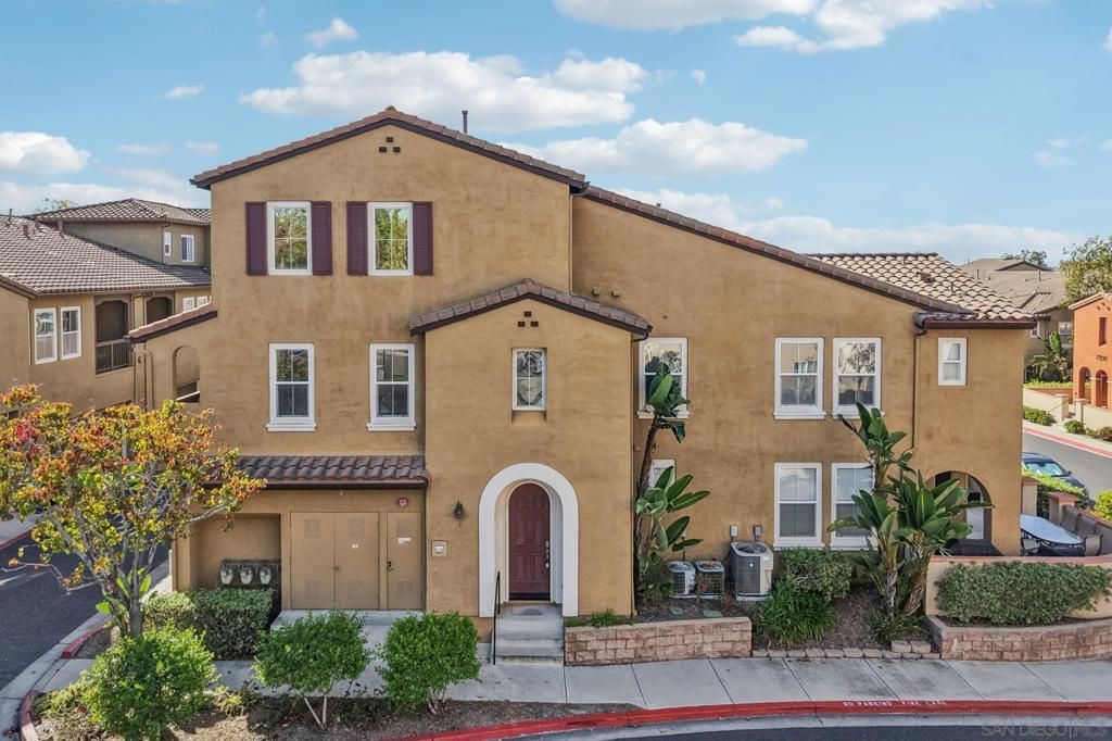 Image 34 of property listing at 7895 Via Montebello 1, San Diego, CA 92129