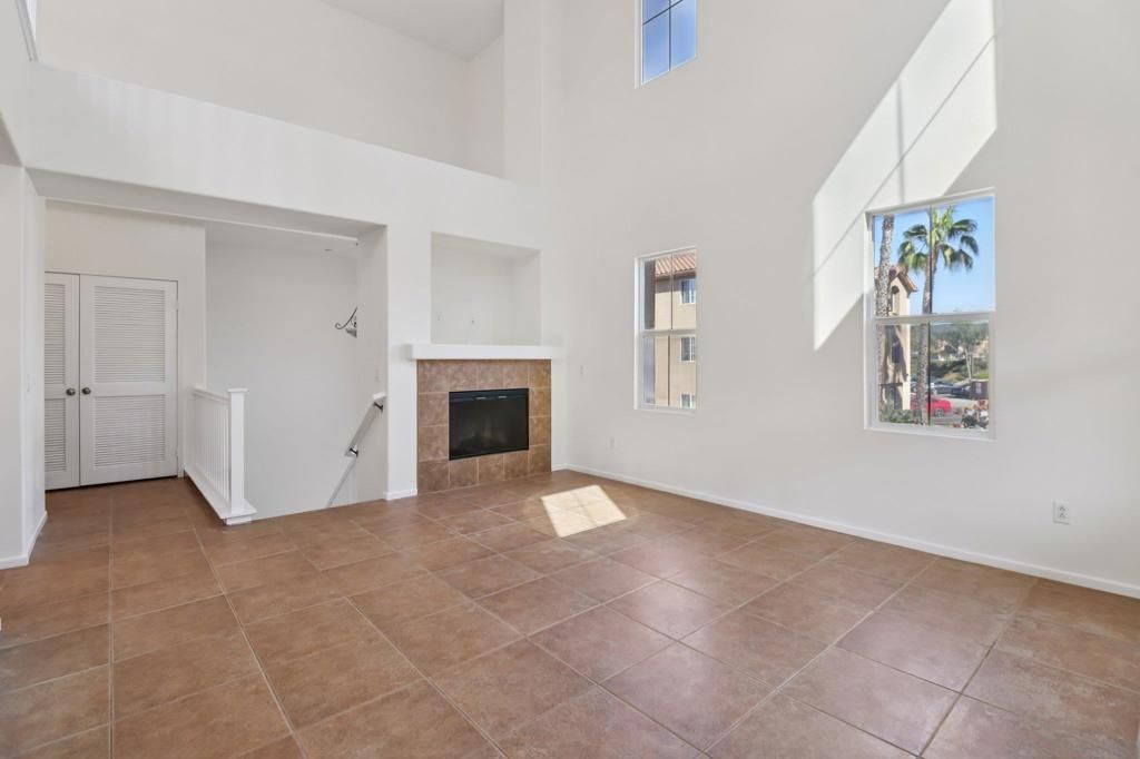 Image 7 of property listing at 7895 Via Montebello 1, San Diego, CA 92129