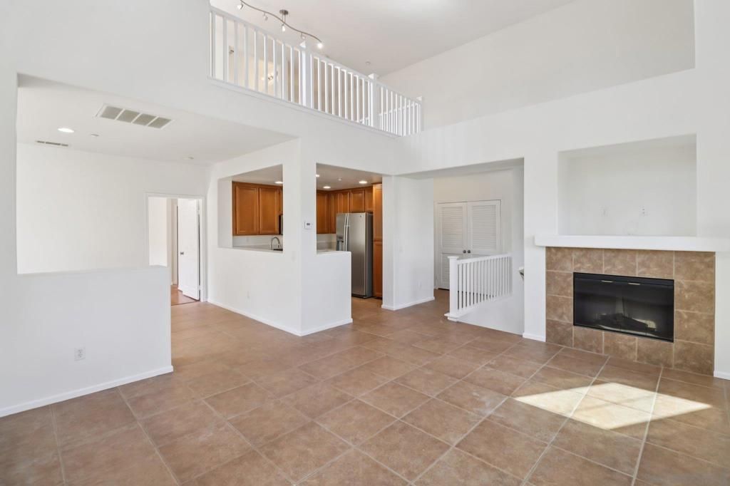 Image 8 of property listing at 7895 Via Montebello 1, San Diego, CA 92129