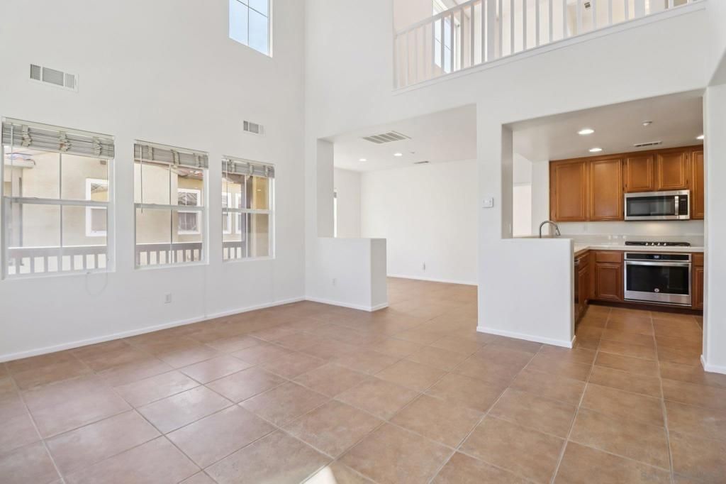 Image 9 of property listing at 7895 Via Montebello 1, San Diego, CA 92129