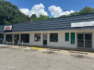 3211 Ingalls Avenue, Pascagoula, MS 39581