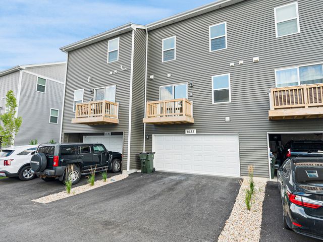 1533 Yosemite Way, Pingree Grove, IL 60140