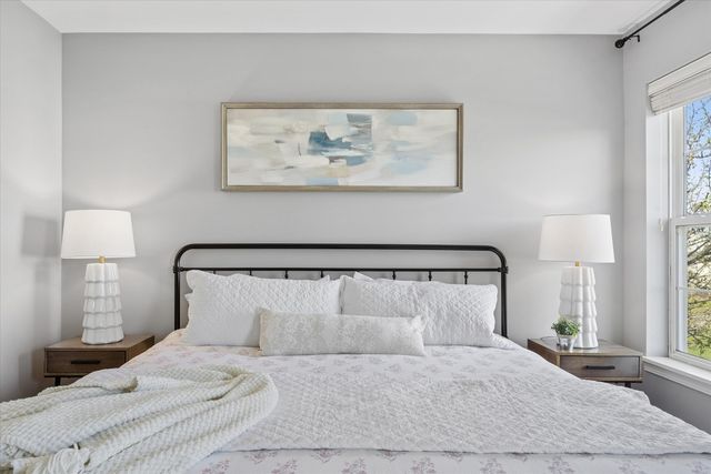 10468 LANSDALE Street, Huntley, IL 60142