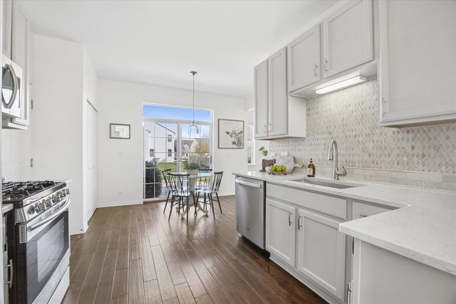 10468 LANSDALE Street, Huntley, IL 60142