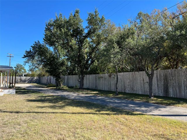 27306 RR 12, Dripping Springs, TX 78620