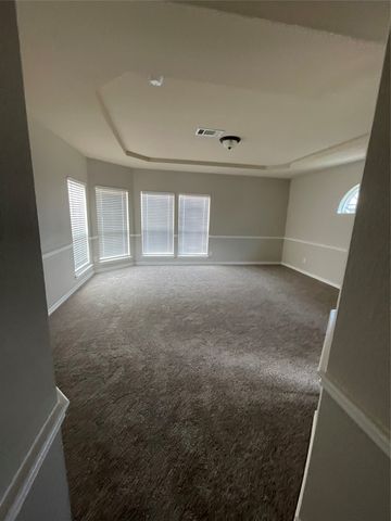 2740 Eastland Drive, Grand Prairie, TX 75052