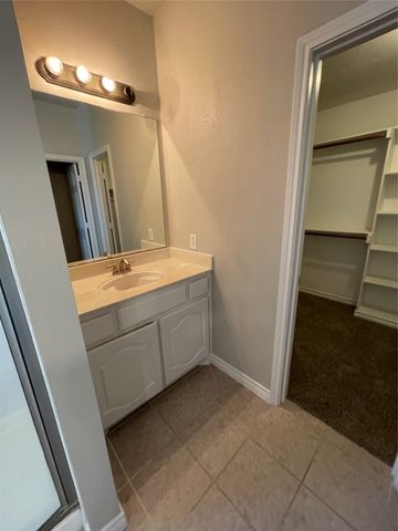 2740 Eastland Drive, Grand Prairie, TX 75052