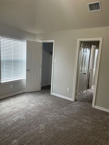 2740 Eastland Drive, Grand Prairie, TX 75052