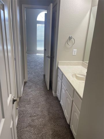 2740 Eastland Drive, Grand Prairie, TX 75052