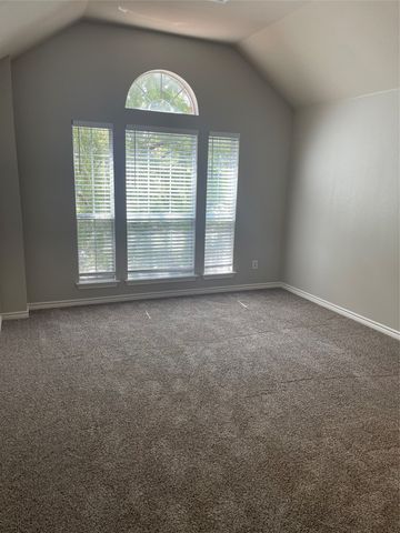 2740 Eastland Drive, Grand Prairie, TX 75052