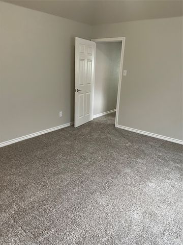 2740 Eastland Drive, Grand Prairie, TX 75052