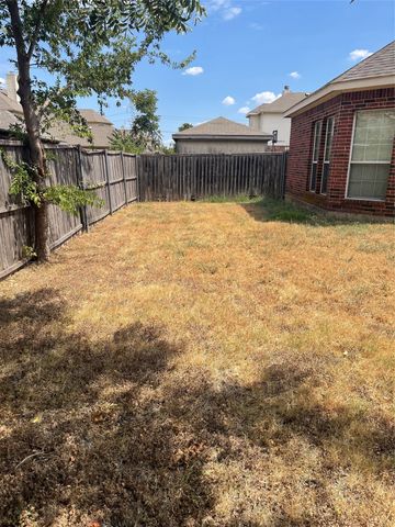 2740 Eastland Drive, Grand Prairie, TX 75052