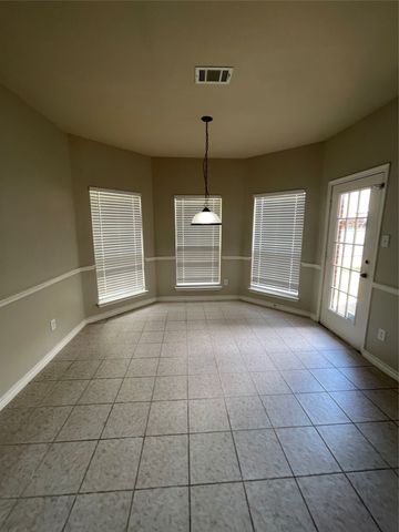 2740 Eastland Drive, Grand Prairie, TX 75052