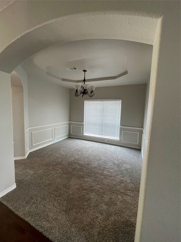 2740 Eastland Drive, Grand Prairie, TX 75052
