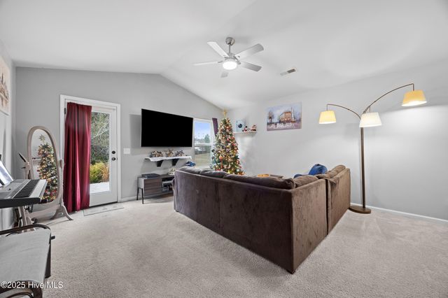 5425 Sessoms Way, Leland, NC 28451