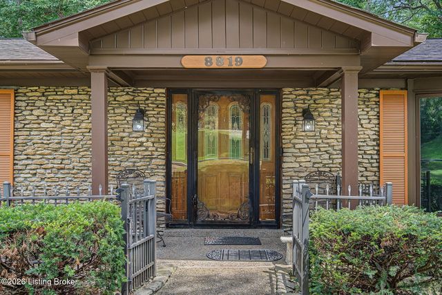 8819 Mountain Brook Dr, Louisville, KY 40272