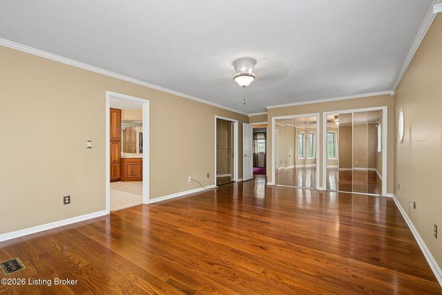 8819 Mountain Brook Dr, Louisville, KY 40272