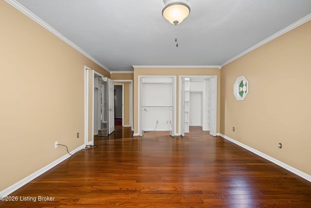 8819 Mountain Brook Dr, Louisville, KY 40272