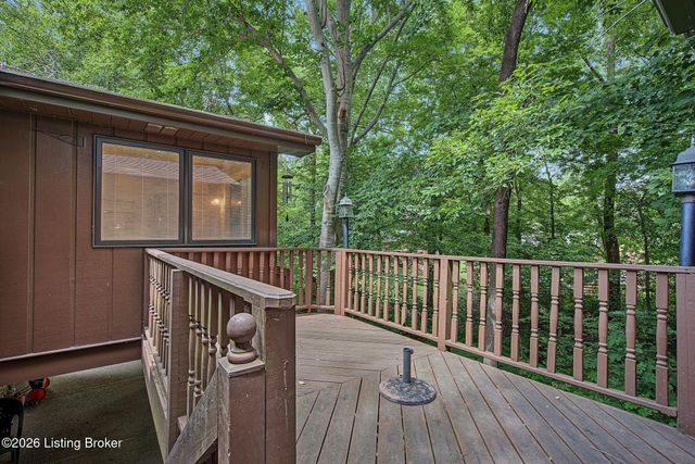 8819 Mountain Brook Dr, Louisville, KY 40272